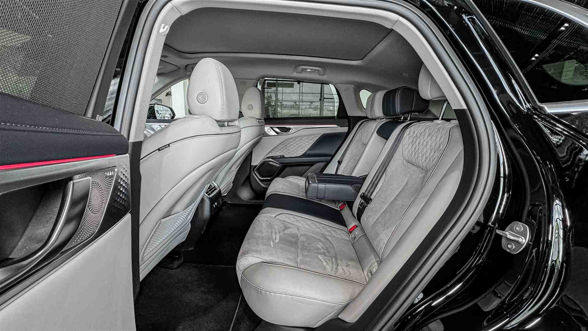 Wey 05 Premium 2.0 PHEV DHT 4WD в лизинг - 13
