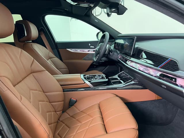 BMW 7 серия 740i xDrive в лизинг - 16