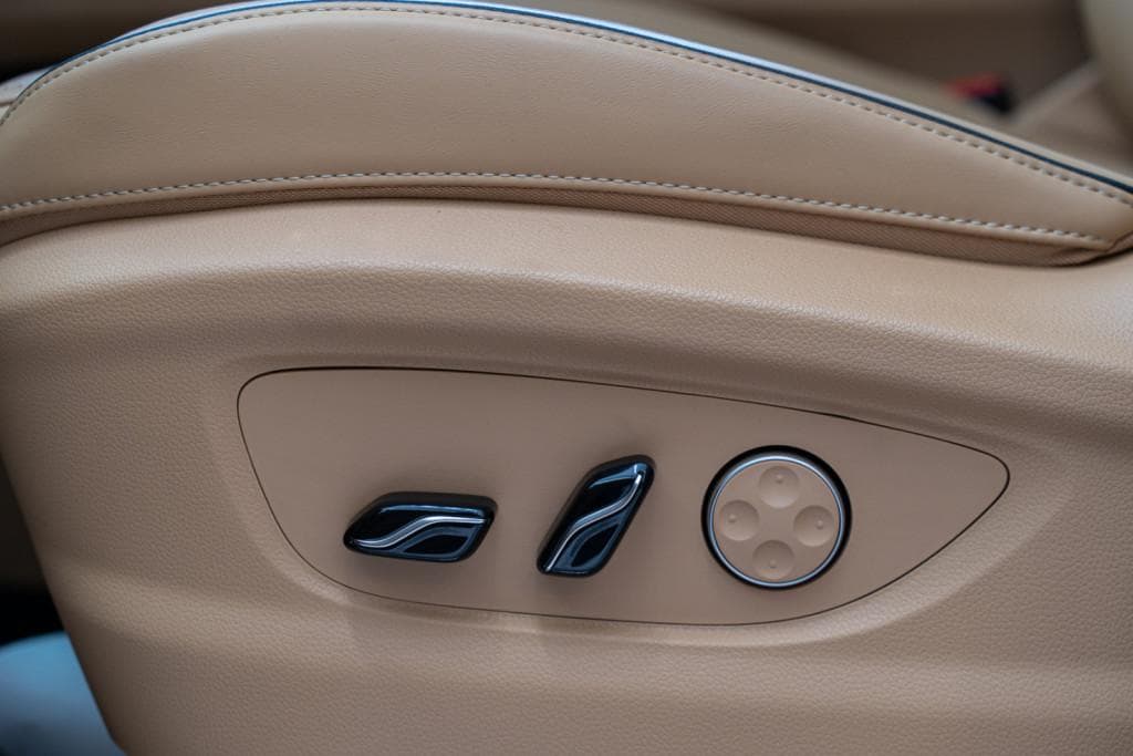 Voyah Dream PHEV Long Range (последовательный гибрид) в лизинг - 25