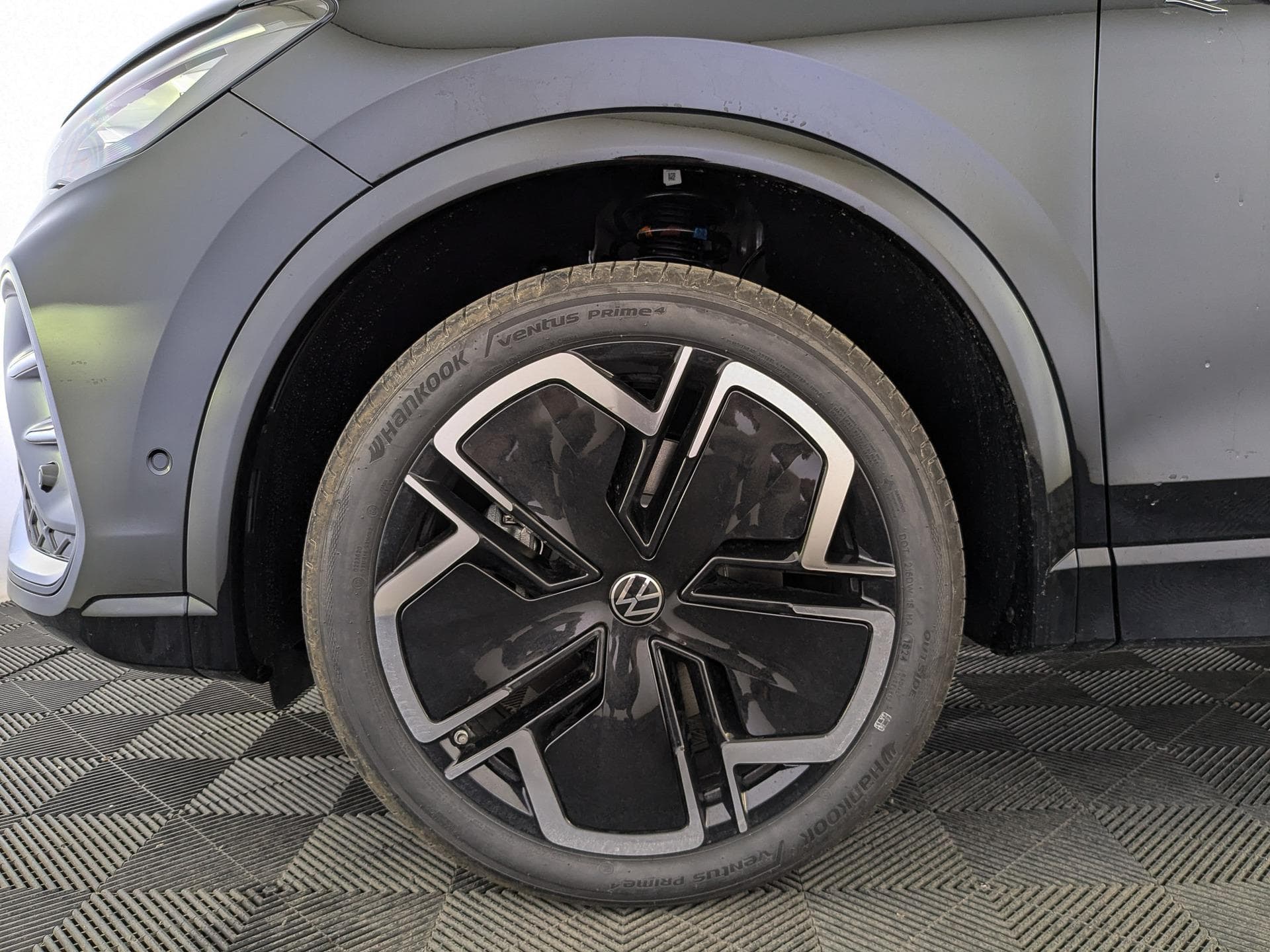 Volkswagen Tiguan L Pro R-Line Premium Edition 380TSI 7AT 4WD в лизинг - 8
