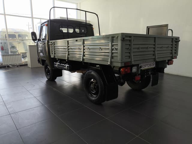 UAZ 3303 Бортовой Одинарная кабина без ABS 2.7 5MT в лизинг - 7