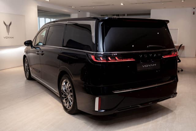Voyah Dream PHEV Long Range (последовательный гибрид) в лизинг - 7