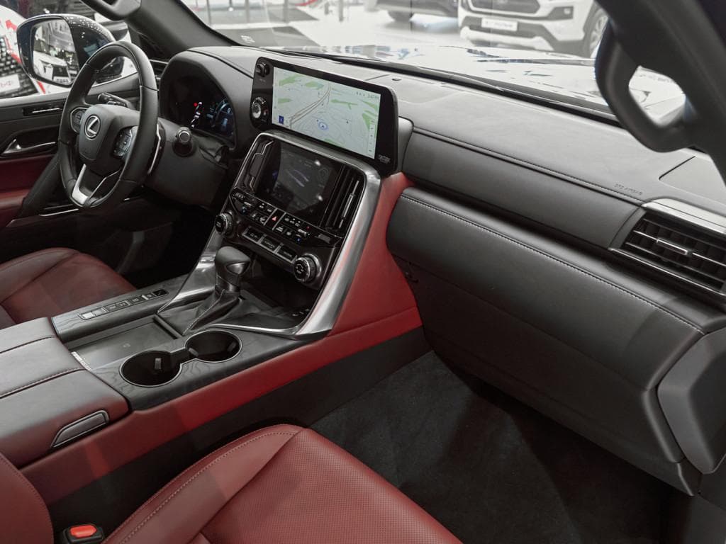 Lexus LX 500d Urban DSL в лизинг - 20