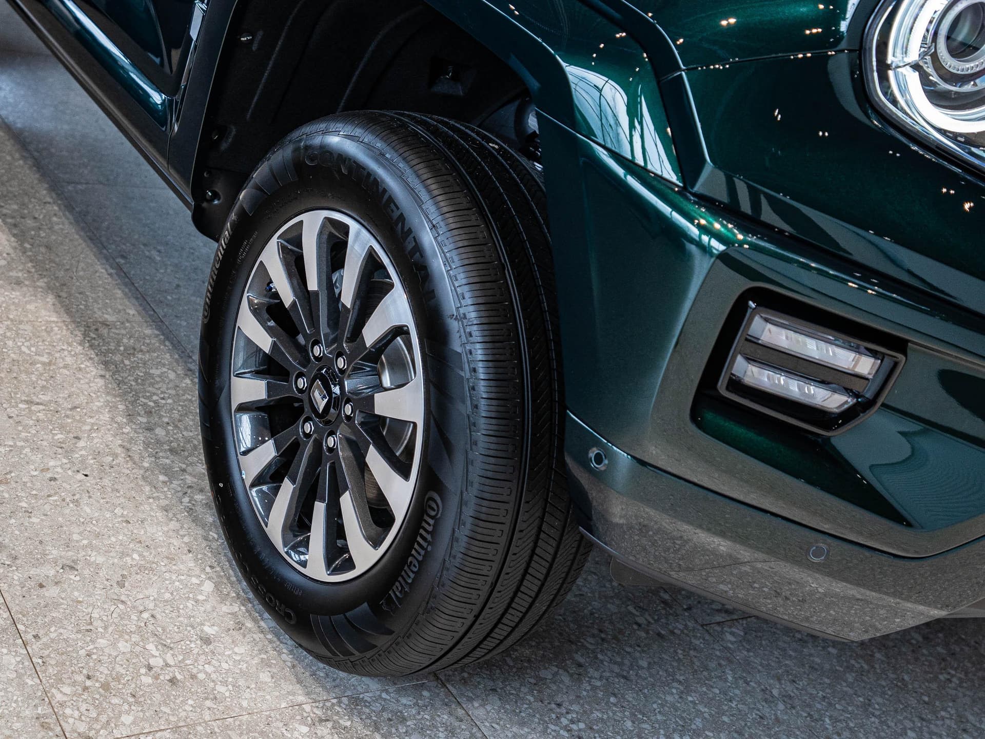 Tank 700 Hi-Performance 3.0 HEV 9AT 4WD в лизинг - 7