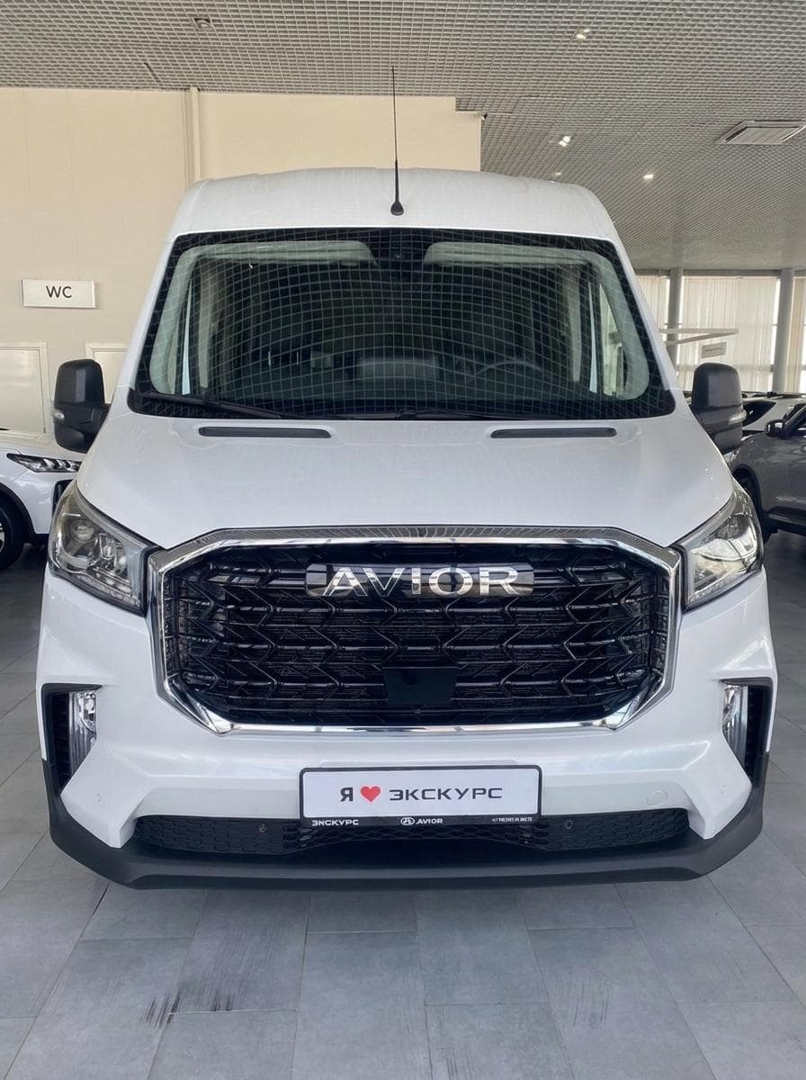 Avior V90 Фургон L3H2 3.5T 2.0TD 6MT FWD в лизинг - 8