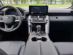 Toyota Land Cruiser 300 Люкс 7 мест 3.5 АТ в лизинг - 23