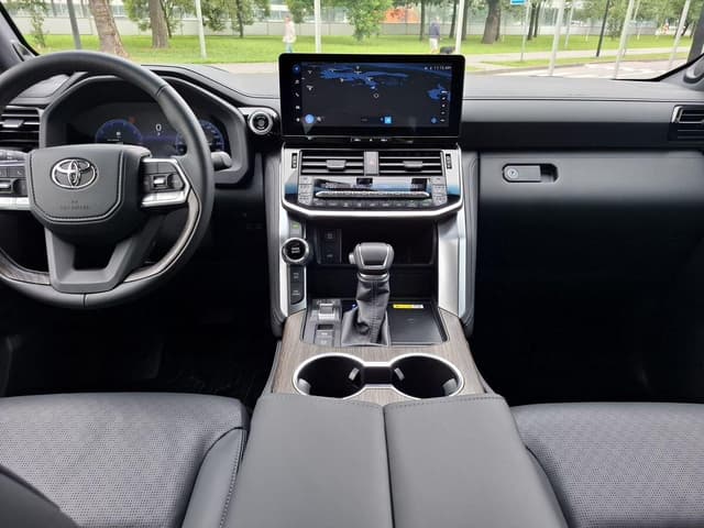 Toyota Land Cruiser 300 Люкс 7 мест 3.5 АТ в лизинг - 23