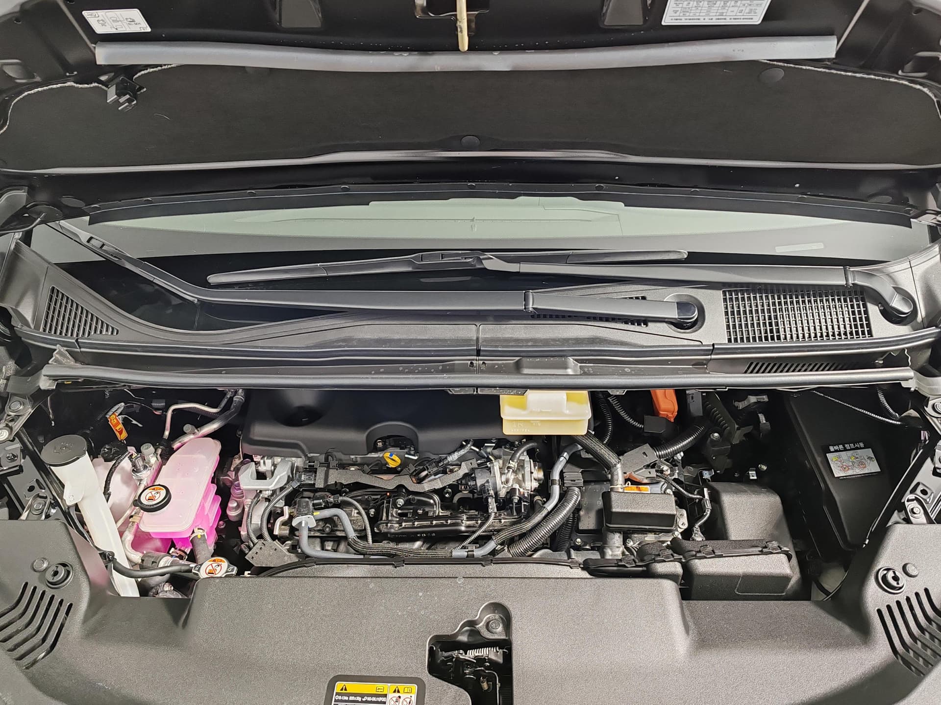 Toyota Alphard 2.5 HEV CVT в лизинг - 10