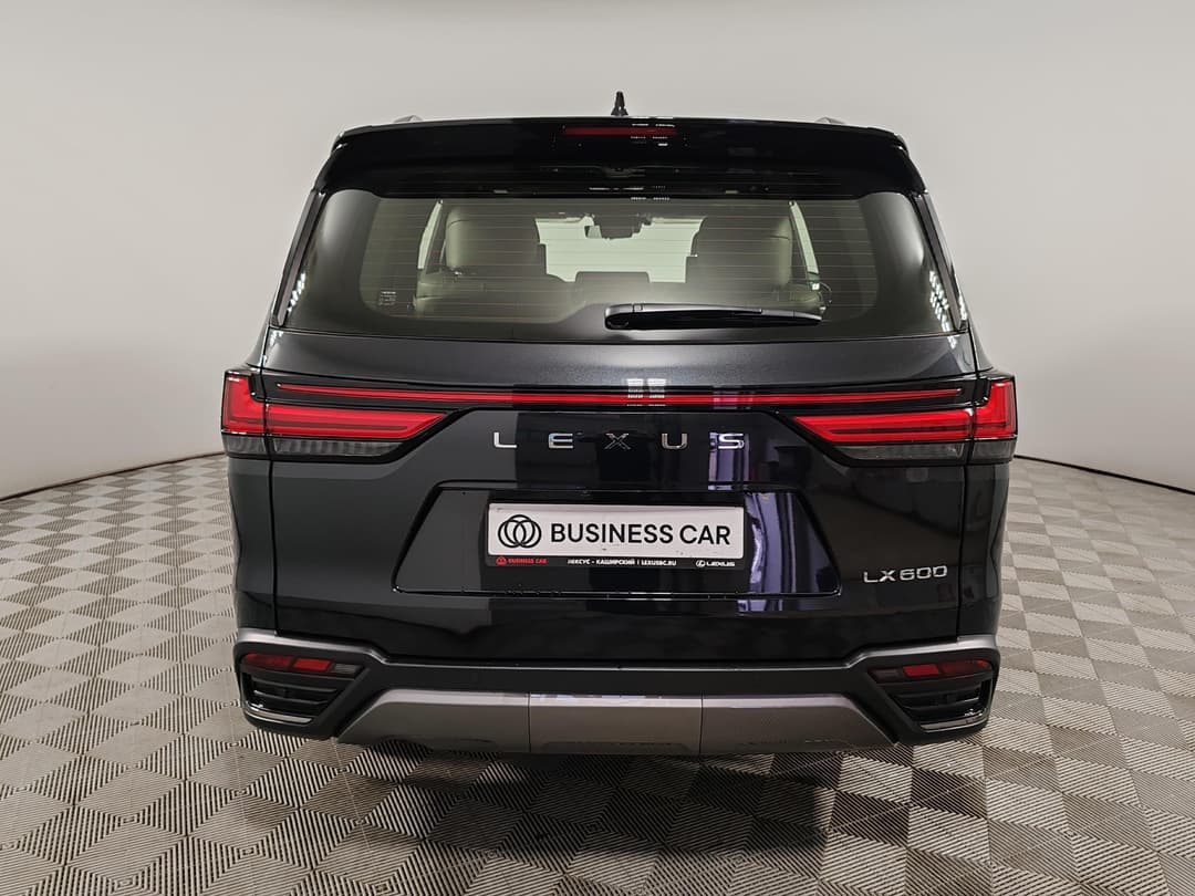 Lexus LX 600 VIP Black в лизинг - 7
