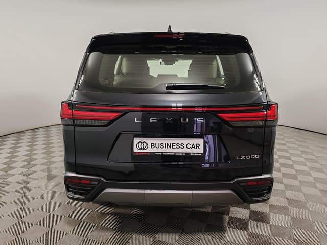 Lexus LX 600 VIP Black в лизинг - 7