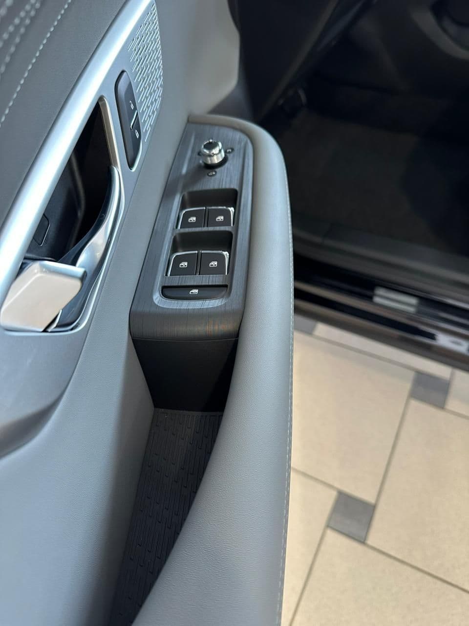 DongFeng Huge Executive 1.5T 7DCT в лизинг - 13