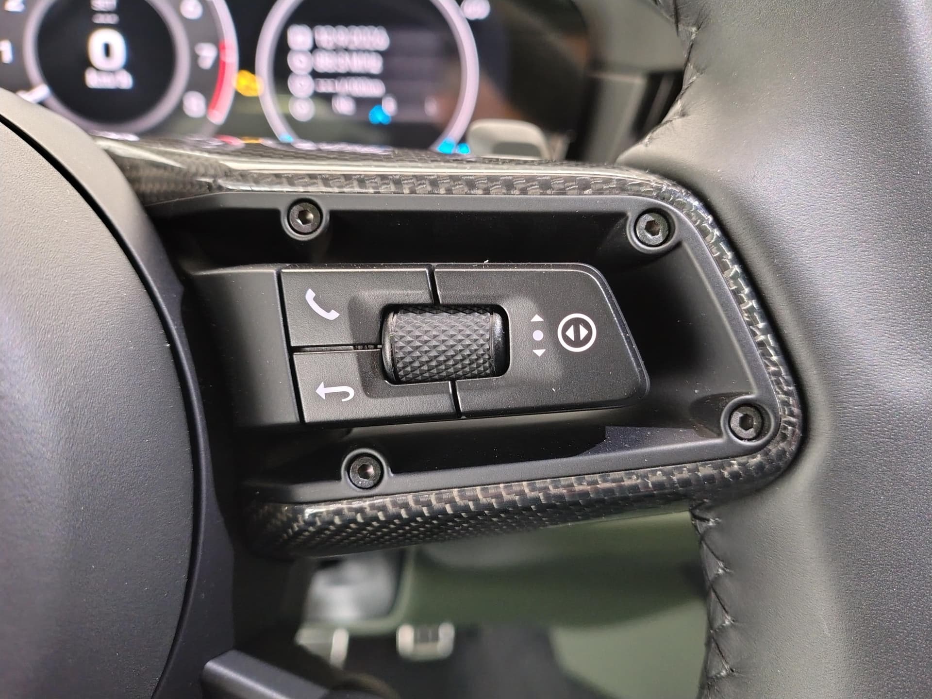 Porsche Cayenne GTS в лизинг - 31