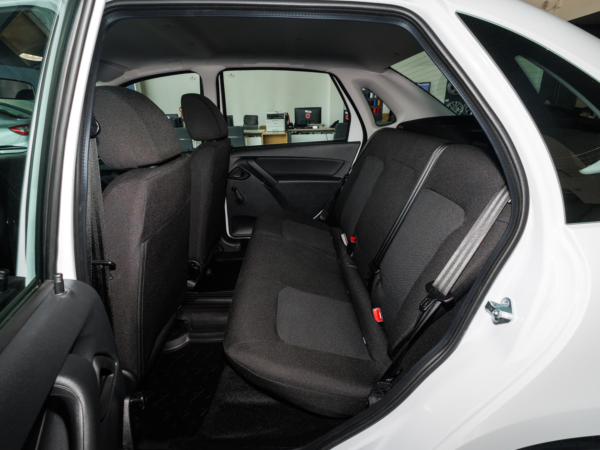Lada Granta седан Standard Plus 1.6 90hp 5MT в лизинг - 13