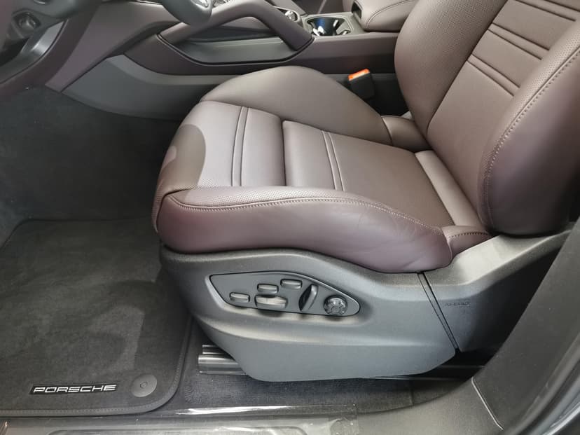 Porsche Cayenne GTS Coupe в лизинг - 29