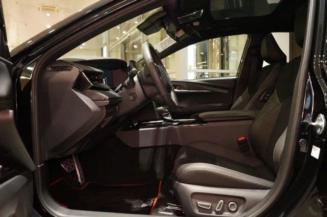 Toyota Camry 2.0HXS Sports Plus Edition в лизинг - 15