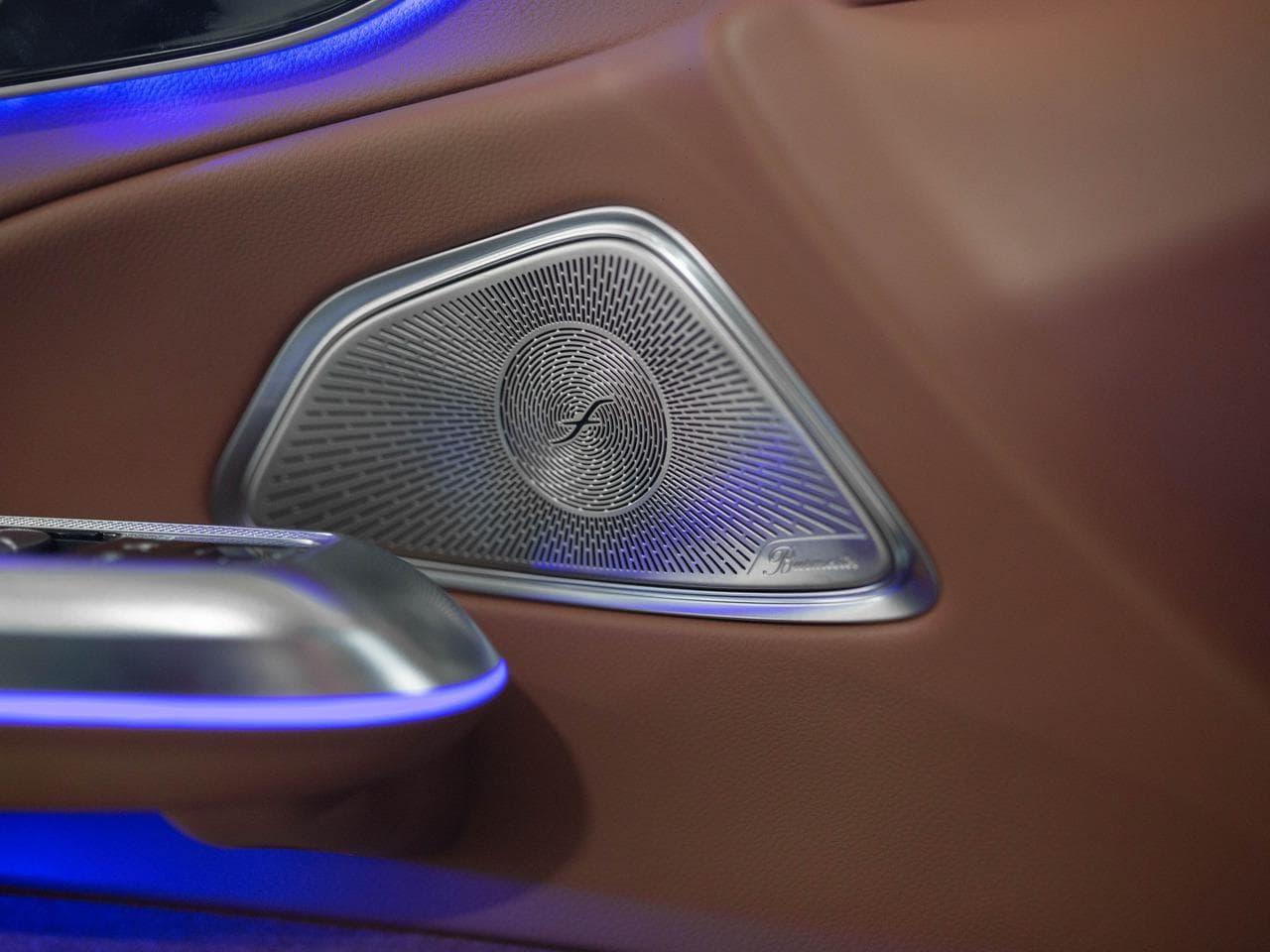 Mercedes-Benz E седан 300 полный привод АМГ Лайн (AMG Line) в лизинг - 12
