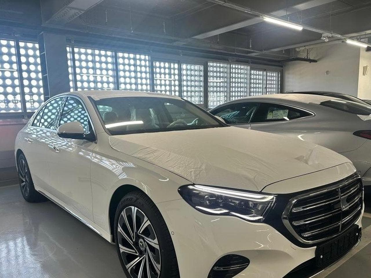 Mercedes-Benz E седан 300 полный привод Эксклюзив (Exclusive) в лизинг - 2