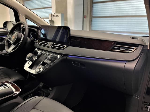 Hongqi HQ9 - 5