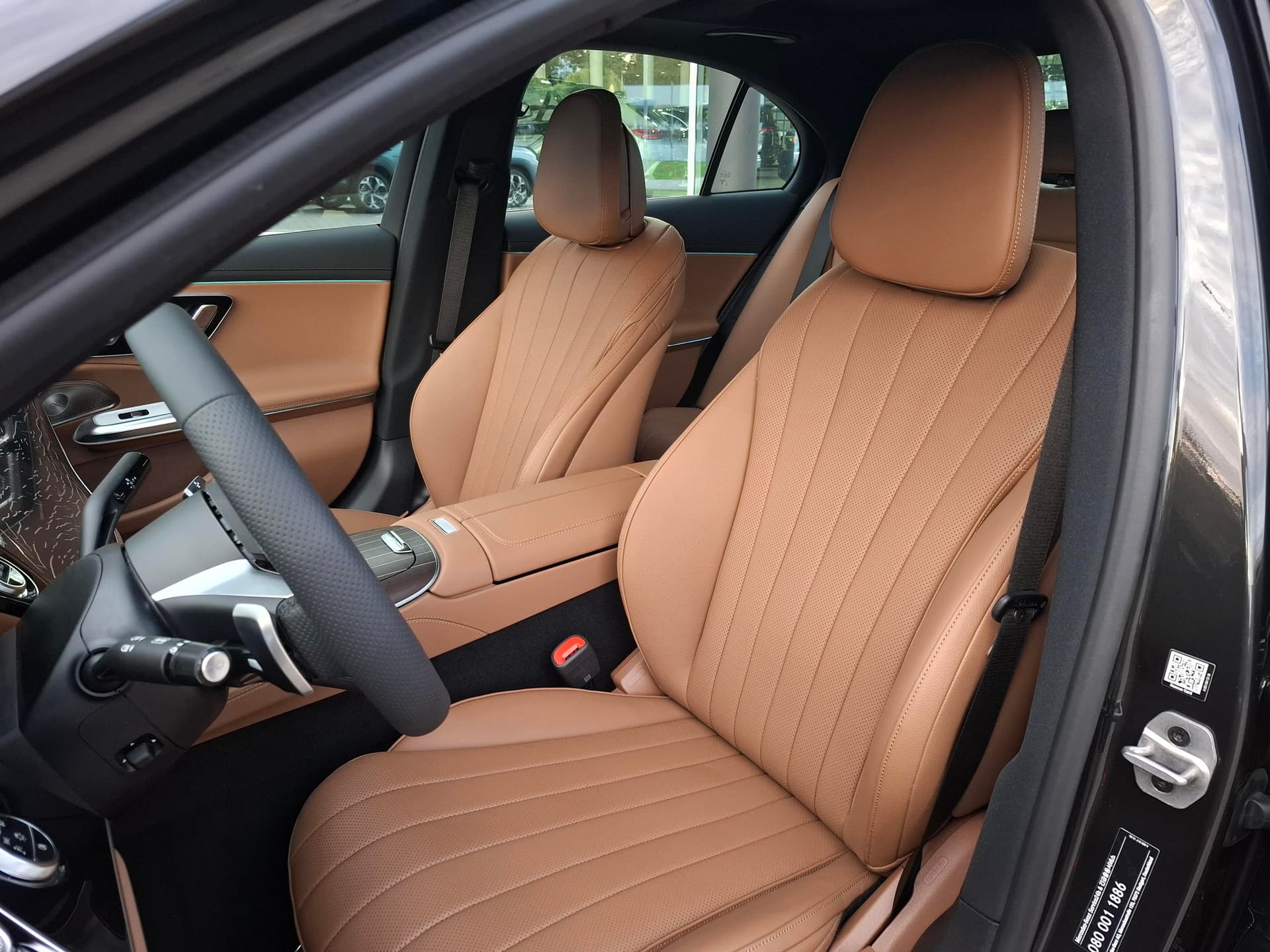 Mercedes-Benz E седан 300 полный привод АМГ Лайн (AMG Line) в лизинг - 10