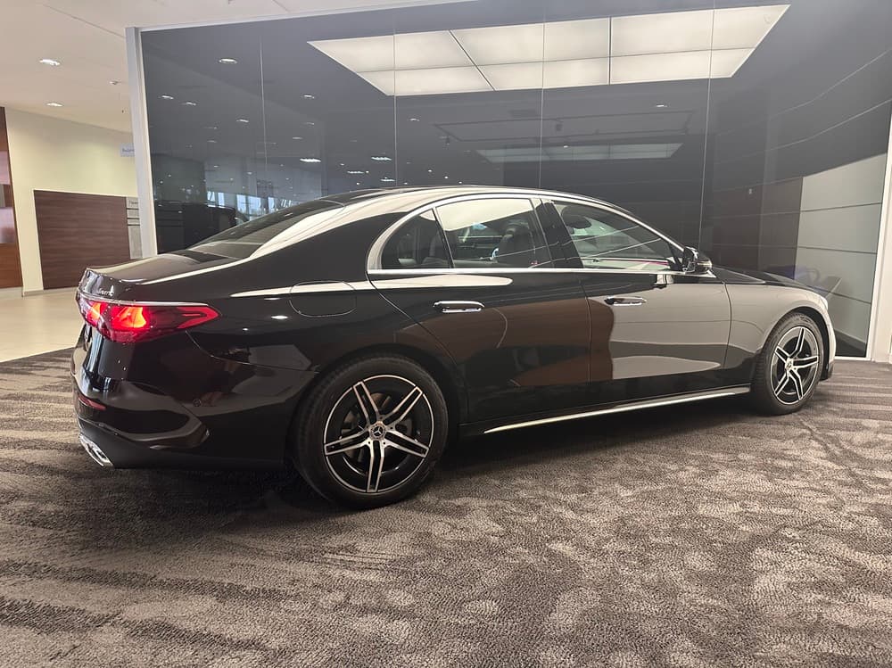 Mercedes-Benz E седан - 3