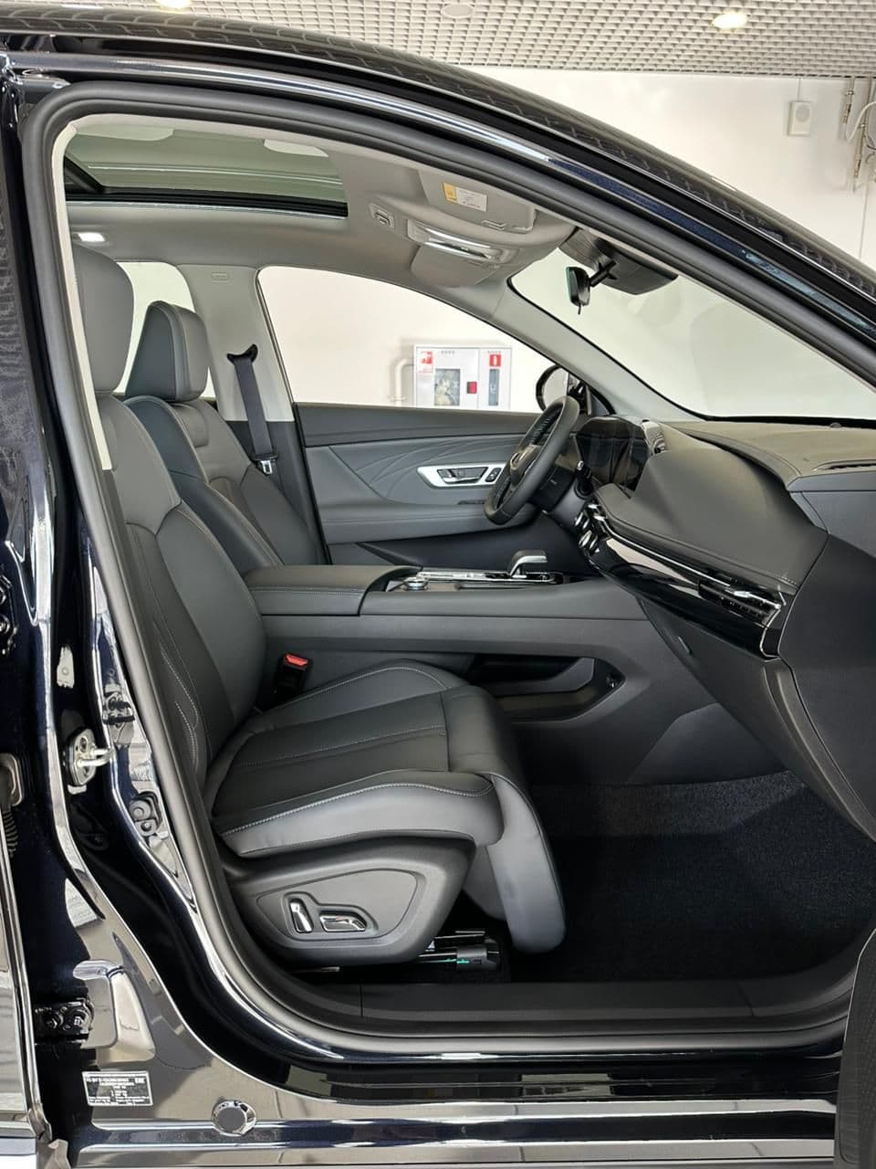 DongFeng Huge Executive 1.5T 7DCT в лизинг - 12