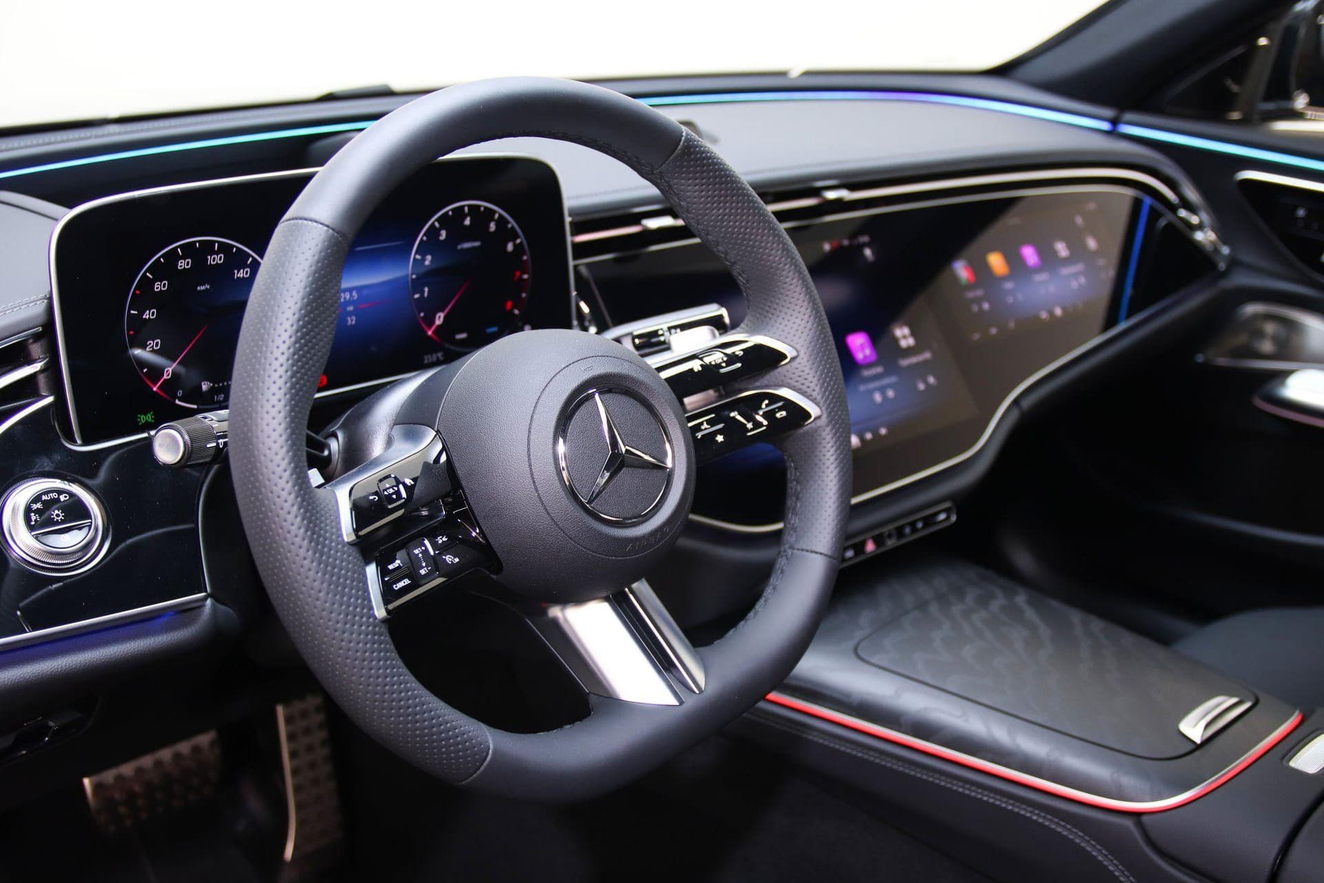 Mercedes-Benz E седан 300 полный привод АМГ Лайн (AMG Line) в лизинг - 7