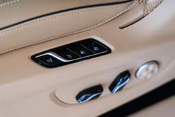 Voyah Dream PHEV Long Range (последовательный гибрид) в лизинг - 21