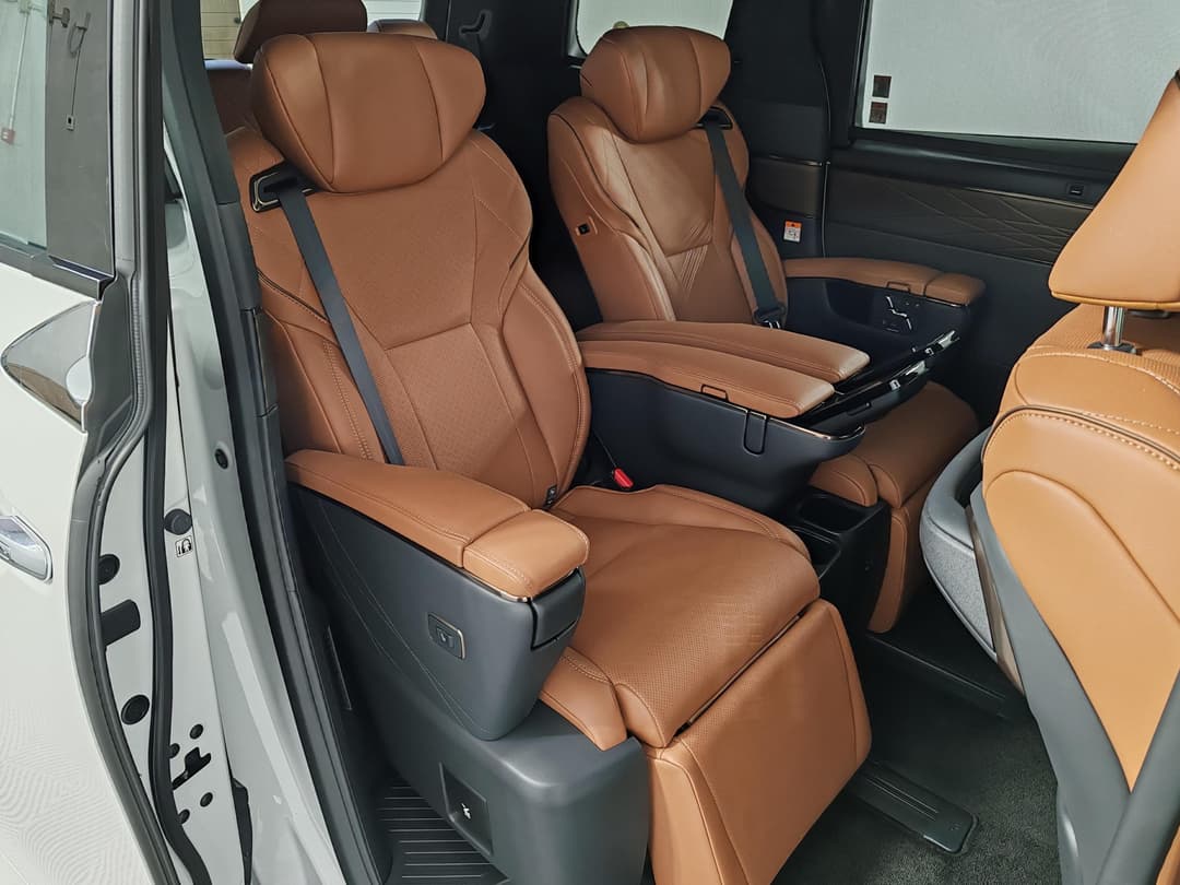 Toyota Alphard 2.5 HEV CVT в лизинг - 25