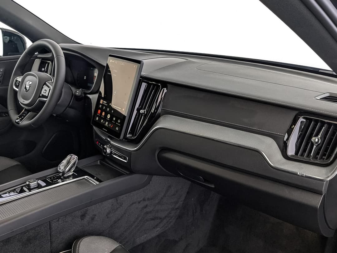 Volvo XC60 B5 Zhiyuan Extreme Night Black Edition 250hp 8AT в лизинг - 10
