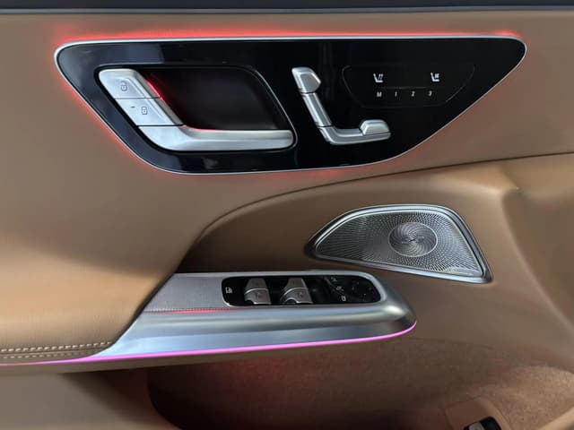 Mercedes-Benz E седан 300 полный привод АМГ Лайн (AMG Line) в лизинг - 12