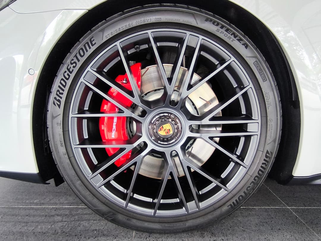 Porsche Panamera GTS в лизинг - 32