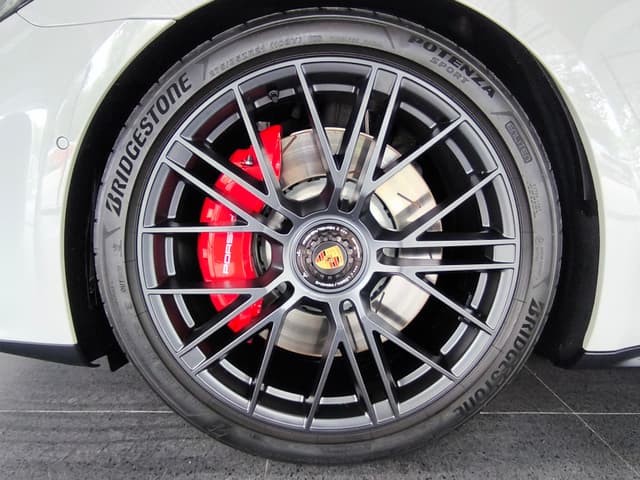 Porsche Panamera GTS в лизинг - 32