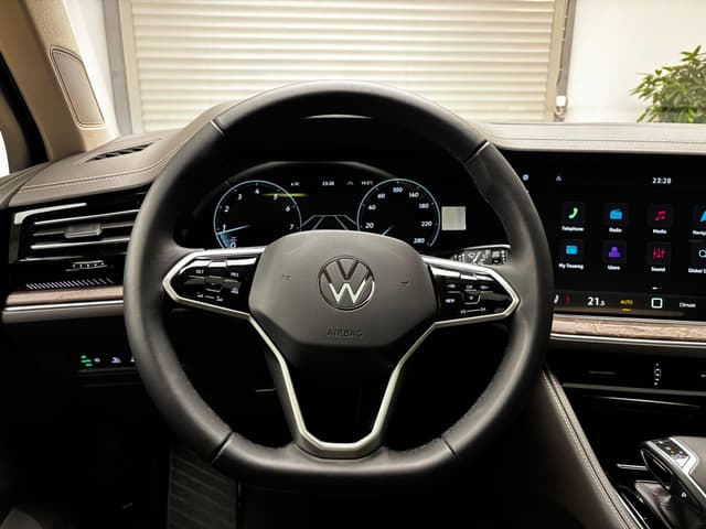 Volkswagen Touareg R-Line 2.0 TFSI 265hp 8AT в лизинг - 25