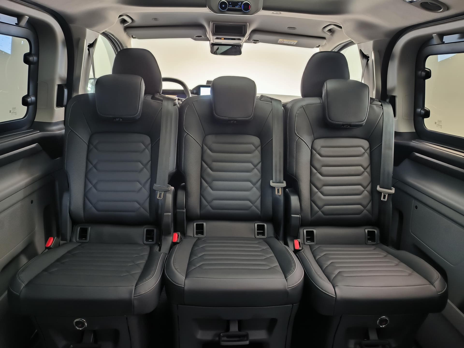 Ford Tourneo Custom Титаниум 320 длинная база 2.0 дизель 170 л.с. АТ полный привод в лизинг - 10