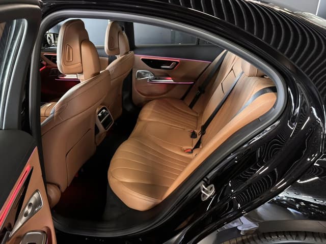 Mercedes-Benz E седан 300 полный привод АМГ Лайн (AMG Line) в лизинг - 8