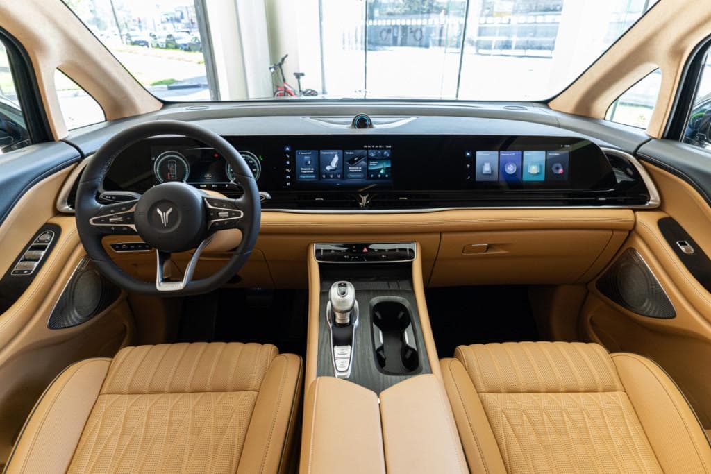 Voyah Dream PHEV Long Range (последовательный гибрид) в лизинг - 8