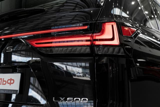 Lexus LX 600 Urban PTL в лизинг - 20