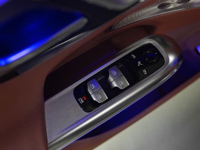 Mercedes-Benz E седан 300 полный привод АМГ Лайн (AMG Line) в лизинг - 11
