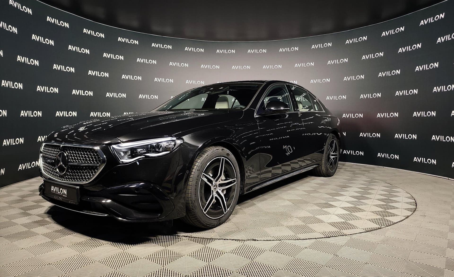 Mercedes-Benz E седан 300 полный привод АМГ Лайн (AMG Line) в лизинг - 2
