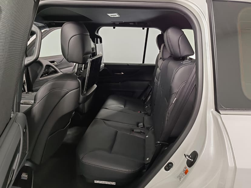 Lexus LX 500d Urban DSL в лизинг - 12