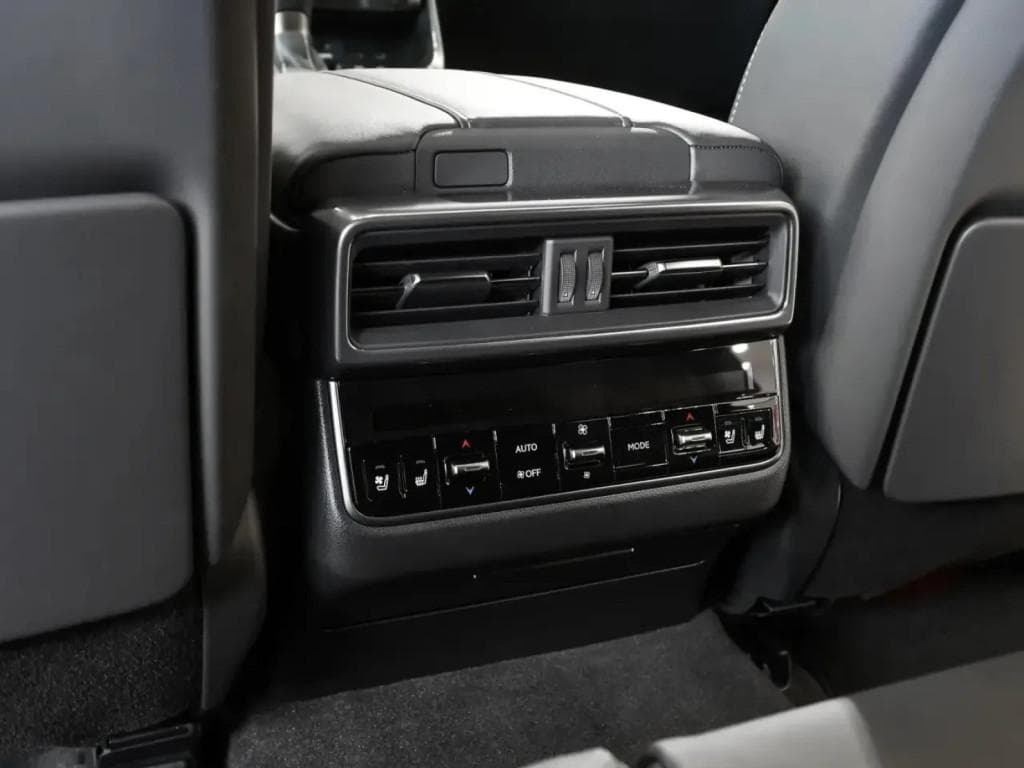 Lexus LX 500d Урбан в лизинг - 17