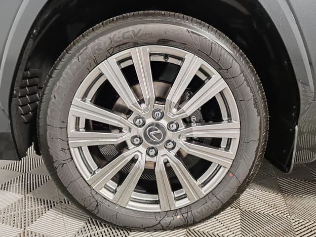 Lexus LX 600 VIP Black в лизинг - 13