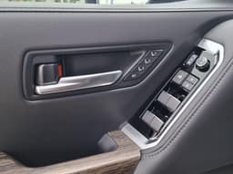 Toyota Land Cruiser 300 Люкс 7 мест 3.5 АТ в лизинг - 30