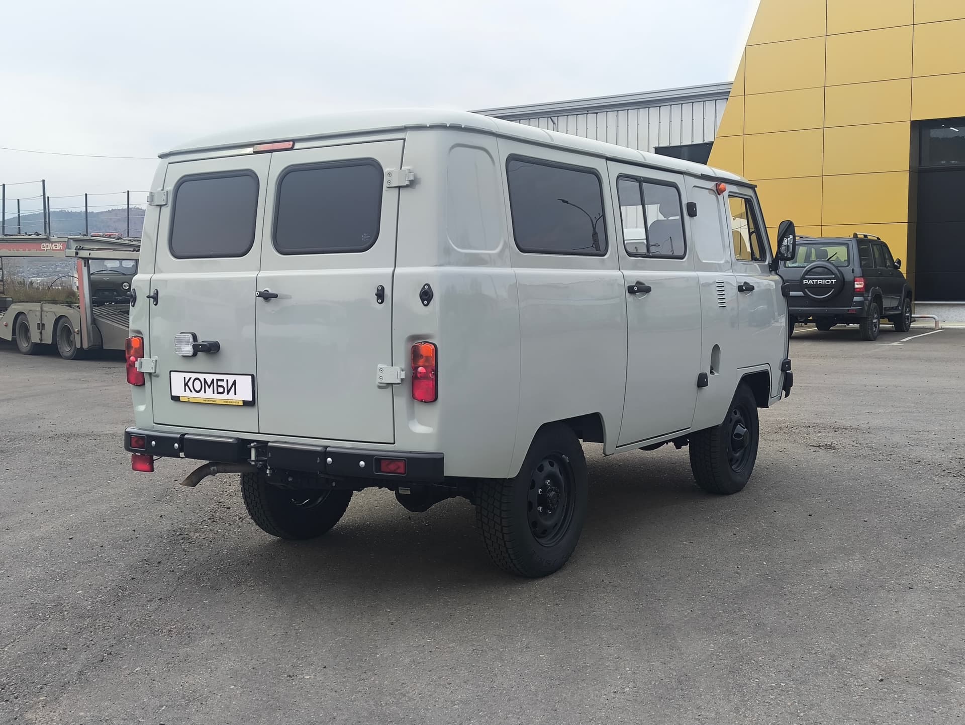 UAZ 3909 Комби 7 мест без ABS 2.7 5MT в лизинг - 8