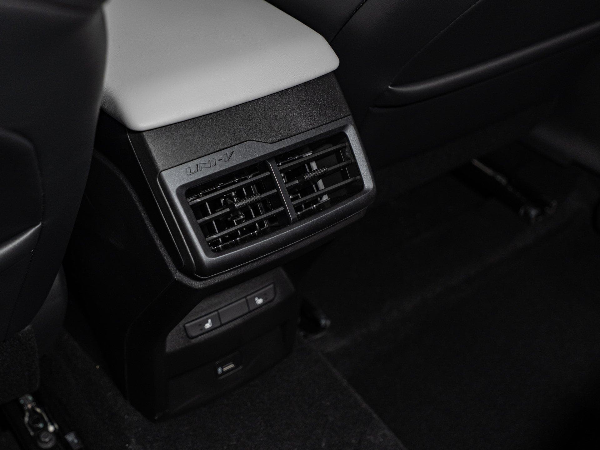 Changan Uni-V Tech 1.5T 7DCT в лизинг - 12