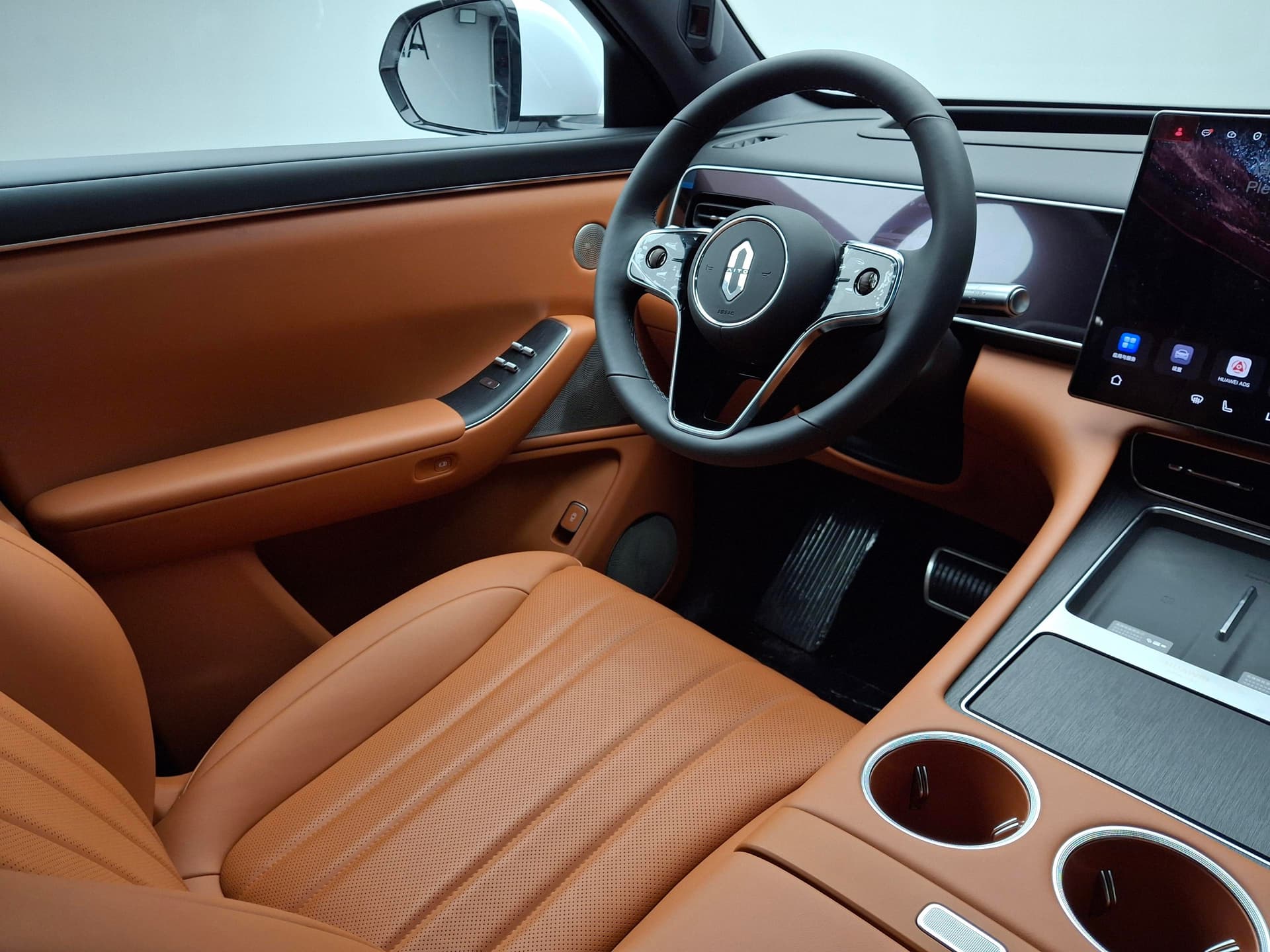 AITO M7 Экстендед Рэйндж Ультра полный привод 5-местная версия (Extended Range Ultra 5-seater Edition) в лизинг - 9