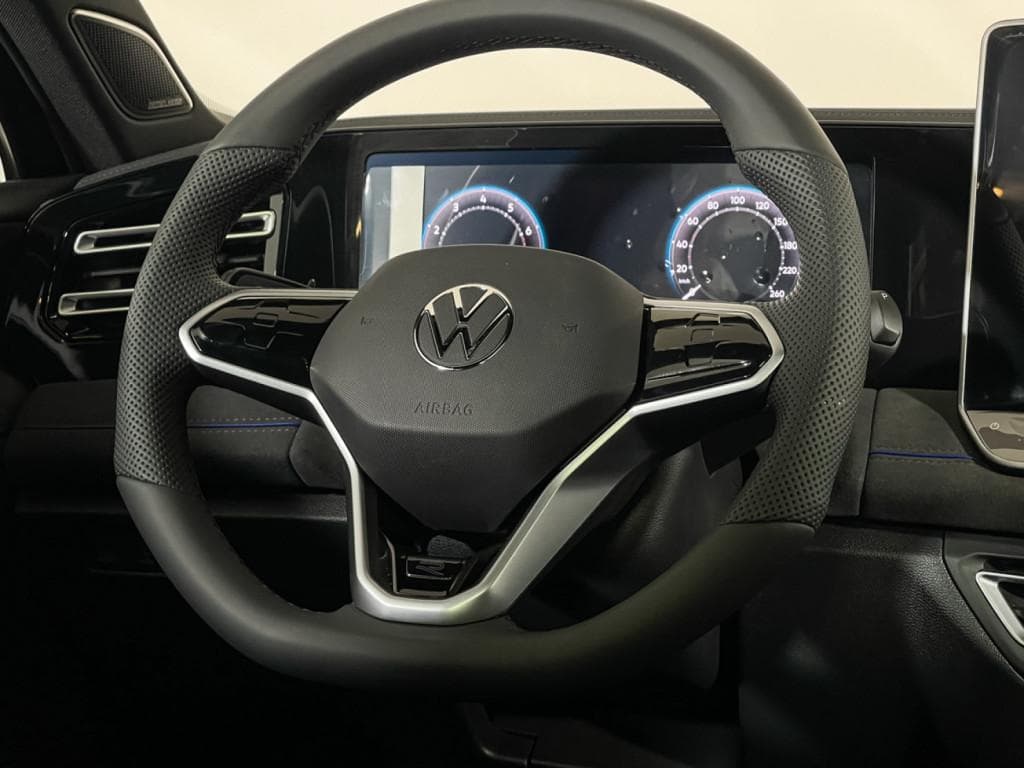 Volkswagen Tiguan L Pro R-Line Premium Edition 380TSI 7AT 4WD в лизинг - 14