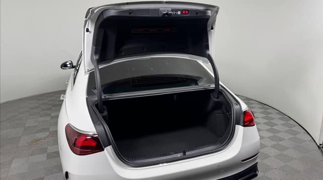 Mercedes-Benz E седан 300 полный привод АМГ Лайн (AMG Line) в лизинг - 6