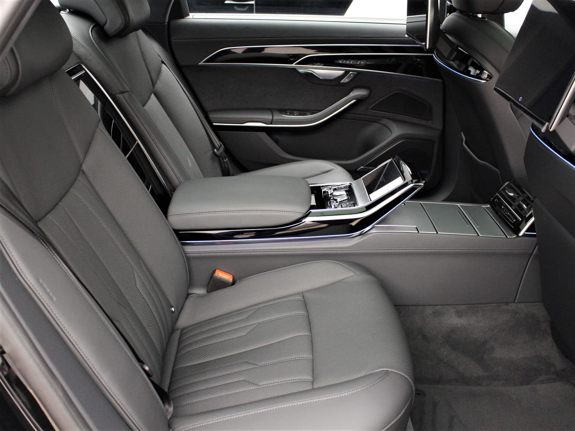 Audi A8 L 55 TFSI quattro tiptronic в лизинг - 13