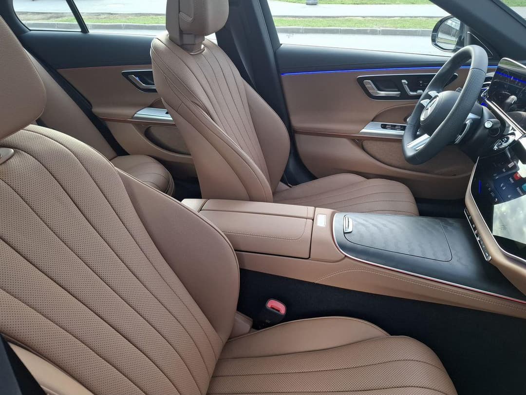 Mercedes-Benz E седан 300 полный привод АМГ Лайн (AMG Line) в лизинг - 22